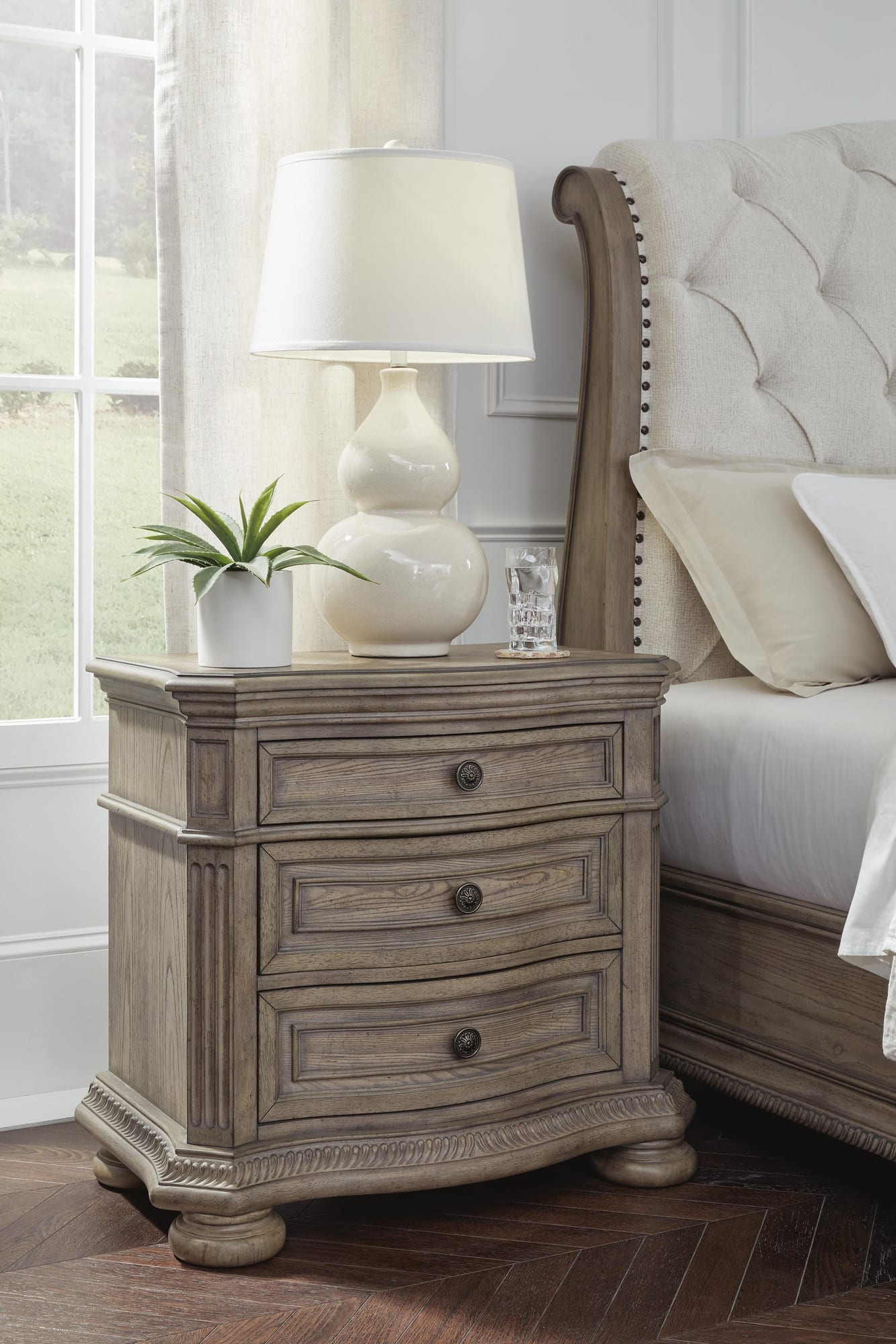 Ardenfield Light Brown Upholstered Sleigh Bedroom Set view 14