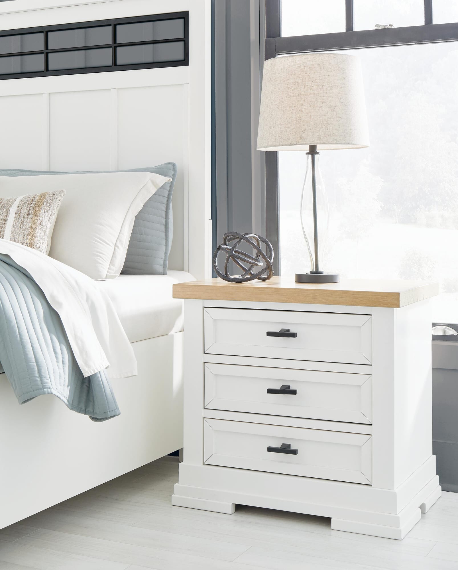 Ashbryn White/Natural Panel Storage Bedroom Set view 25