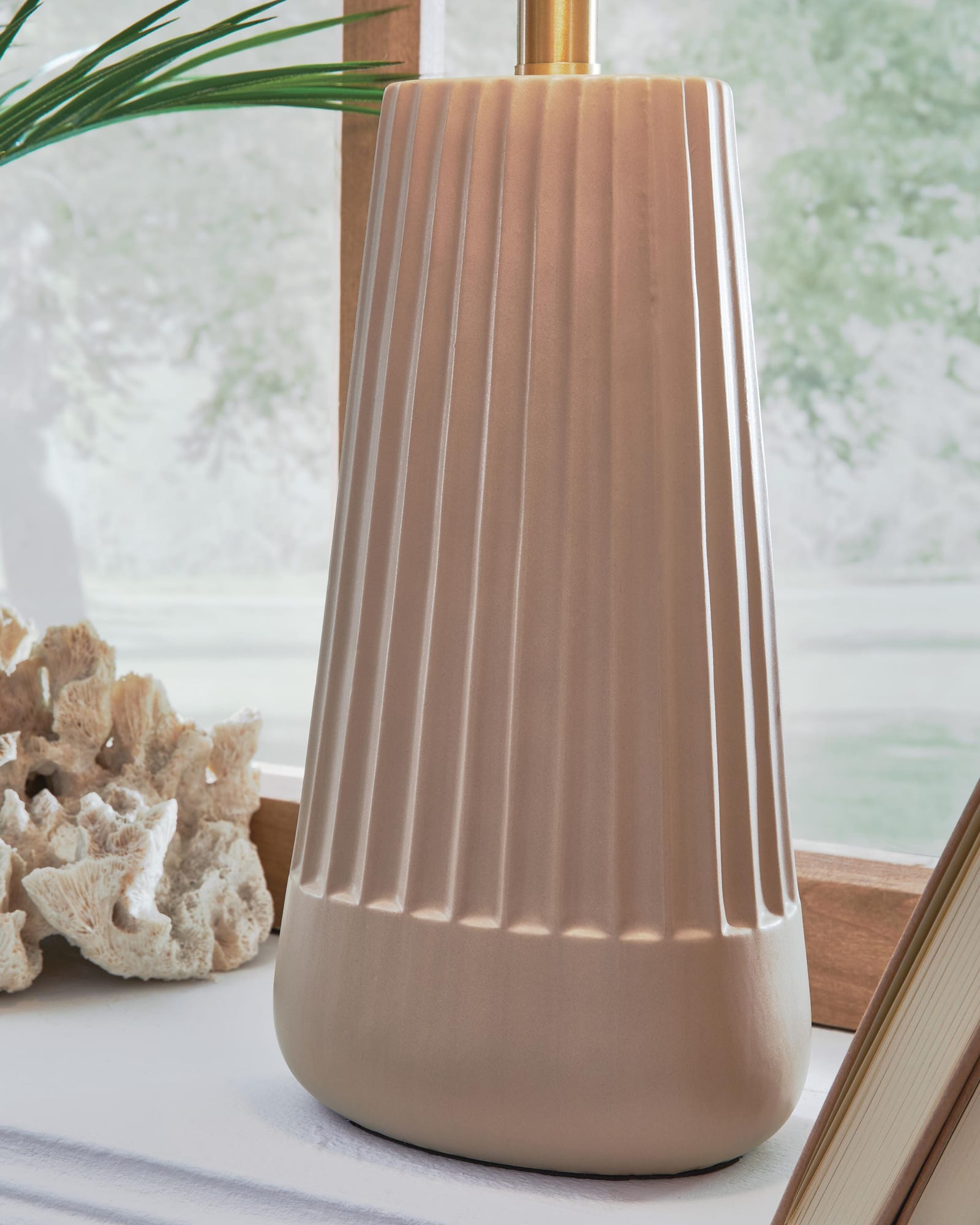 Dellner Mocha Table Lamp detail view