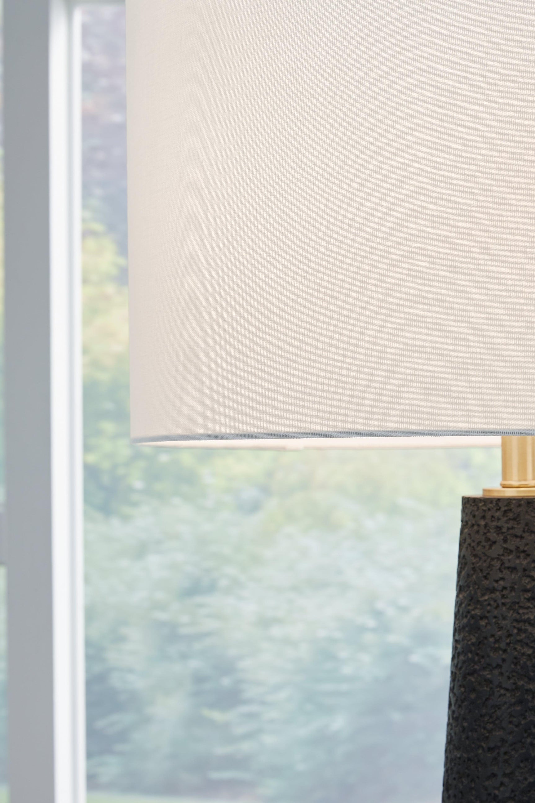 Hallburg Black Floor Lamp - Ella Furniture