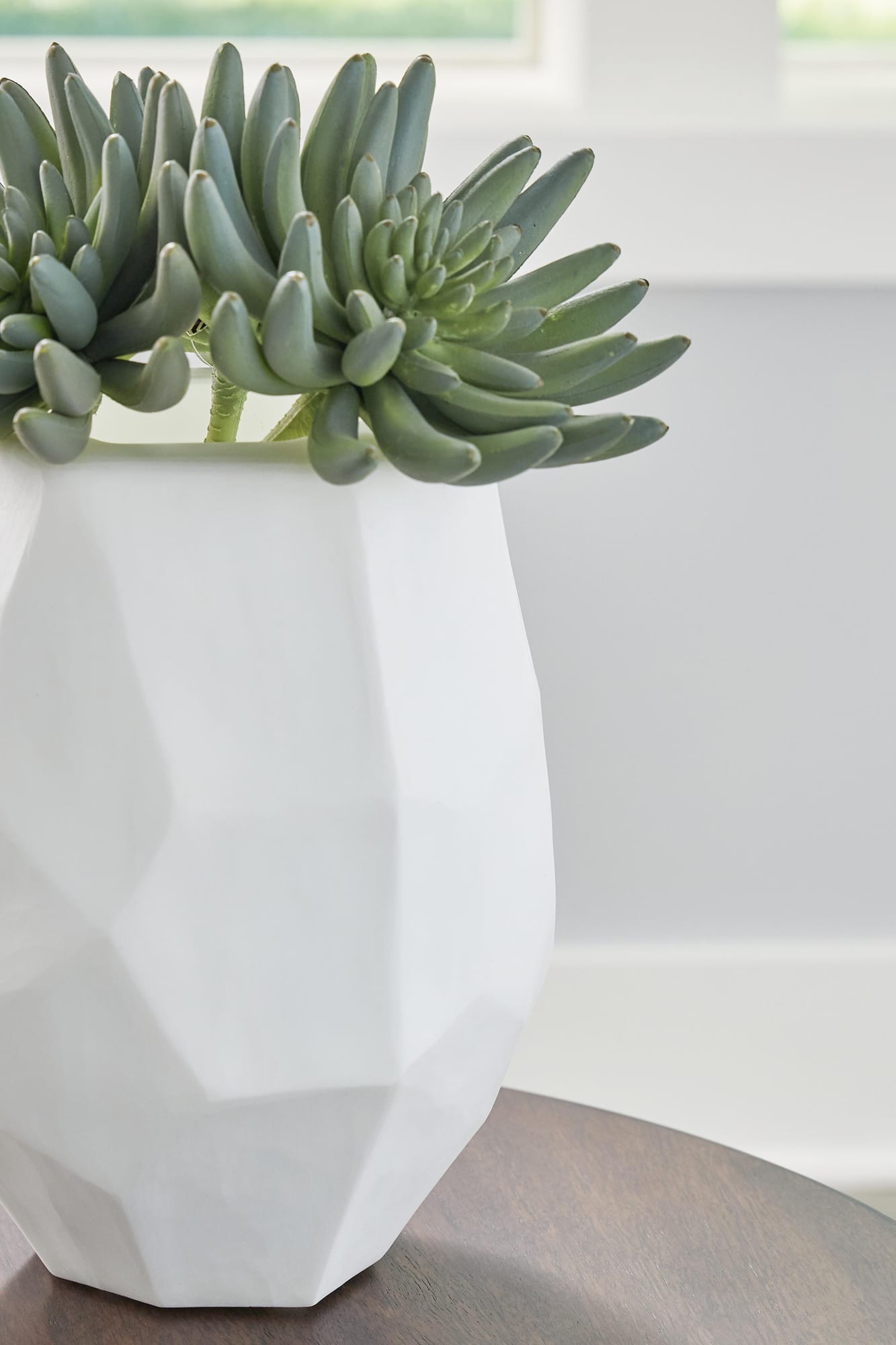 Karenton White Vase detail view
