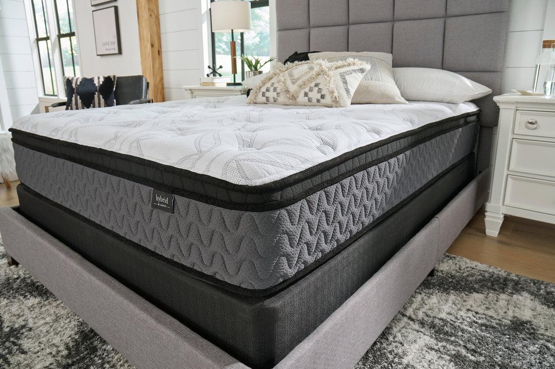 M590 12" Hybrid Queen Mattress