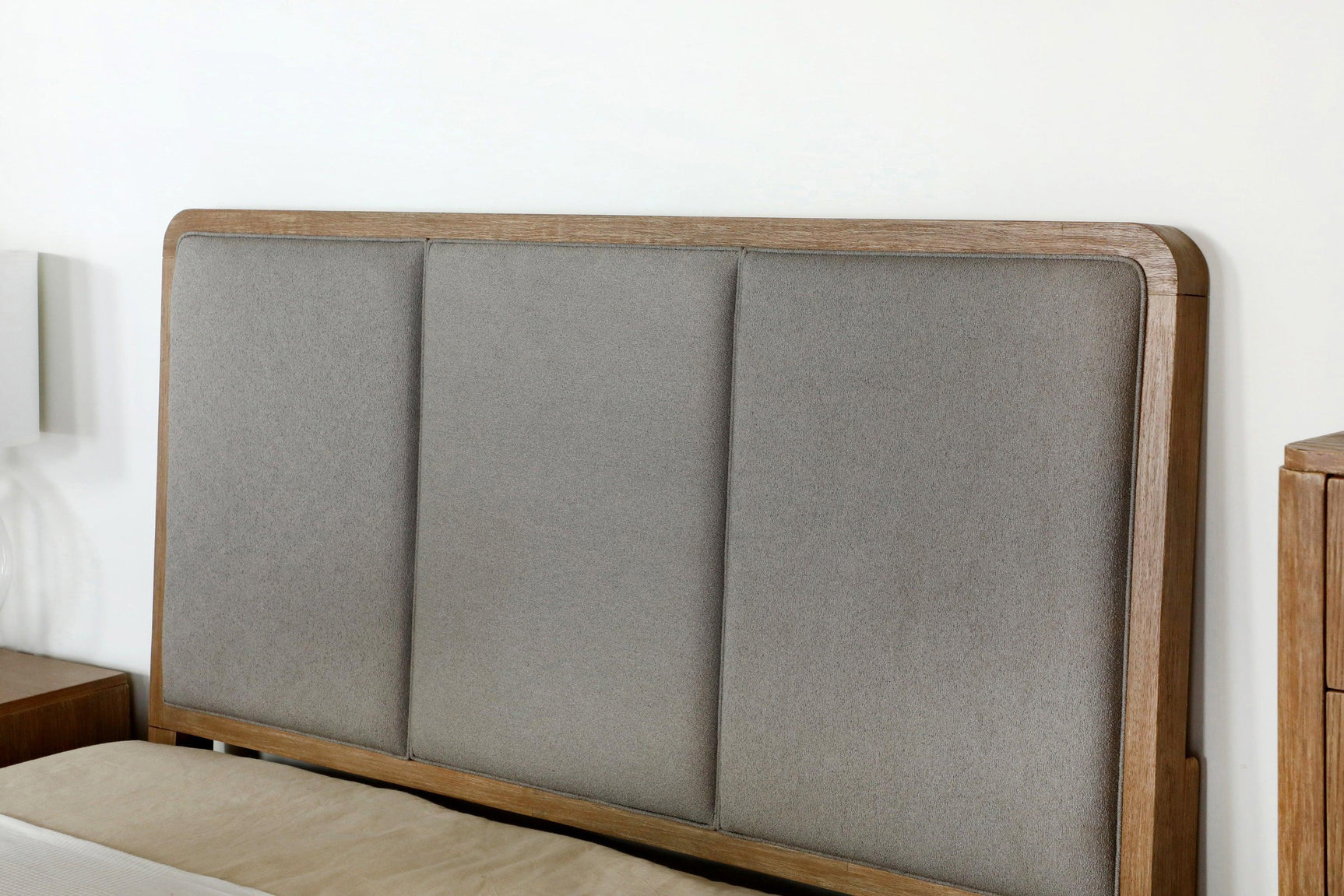 Arini Upholstered Eastern King Panel Bed Sand Wash And Grey - Ella Furniture
