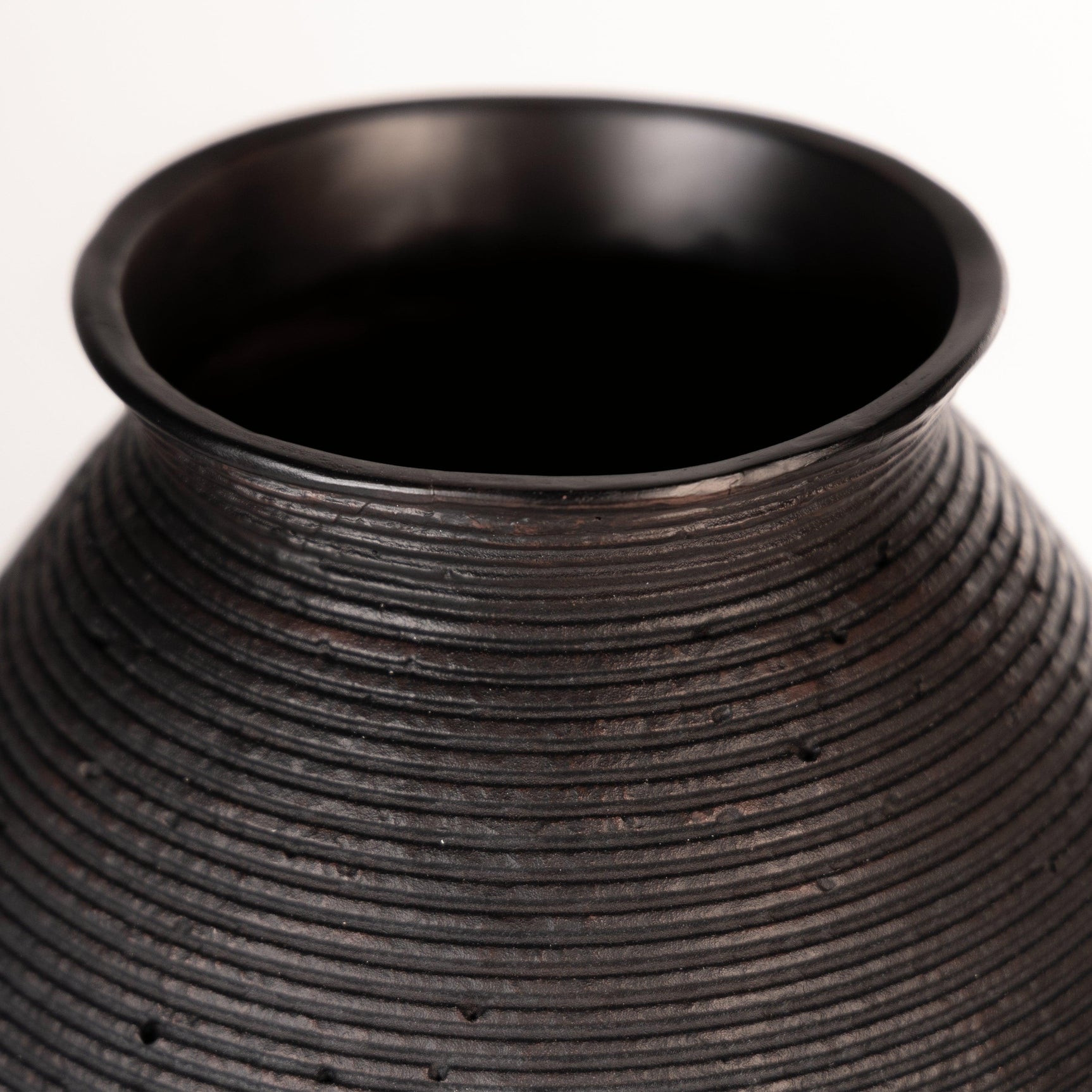 Hannela Antique Brown Vase - Ella Furniture