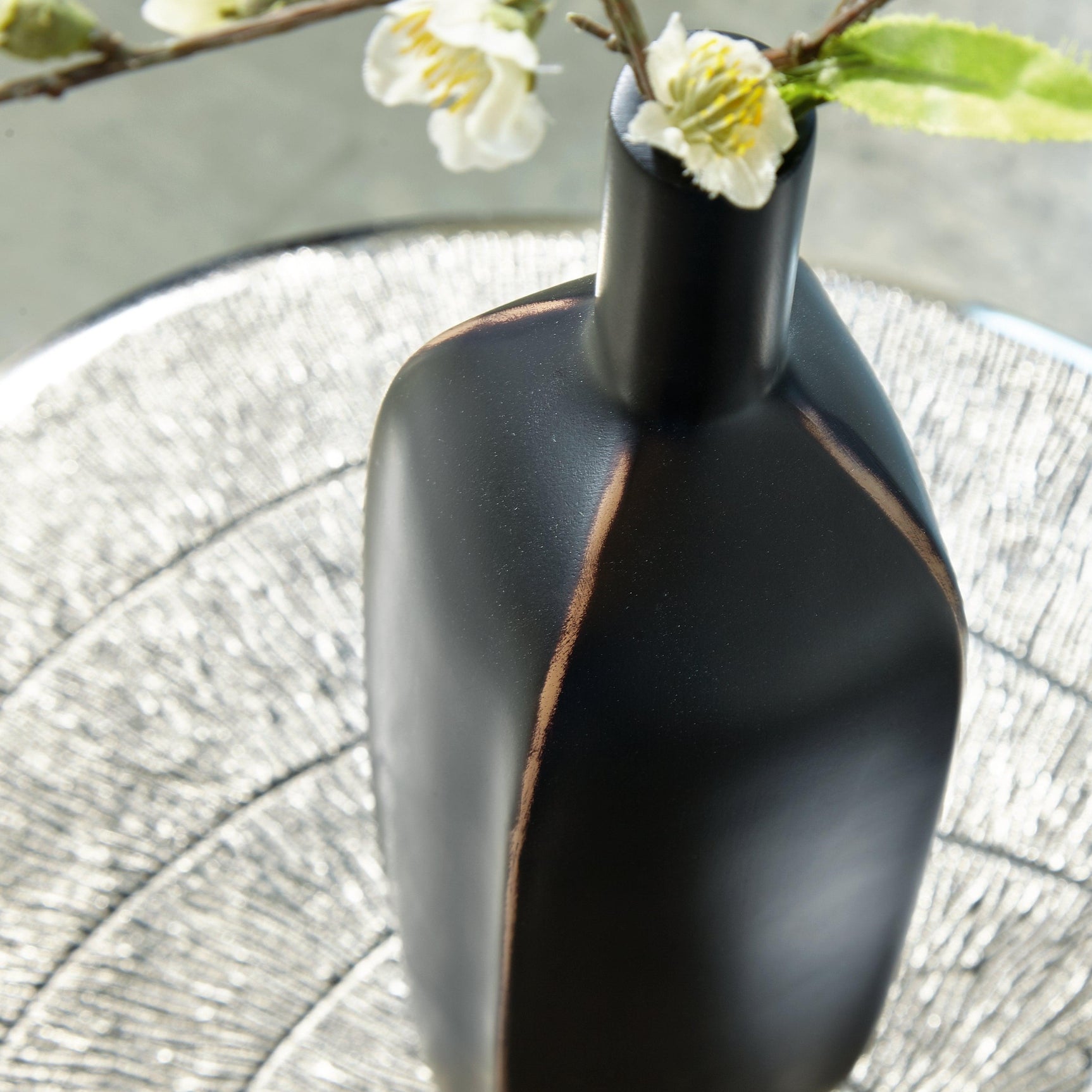 Rhaveney Black Vase (Set Of 3) - Ella Furniture