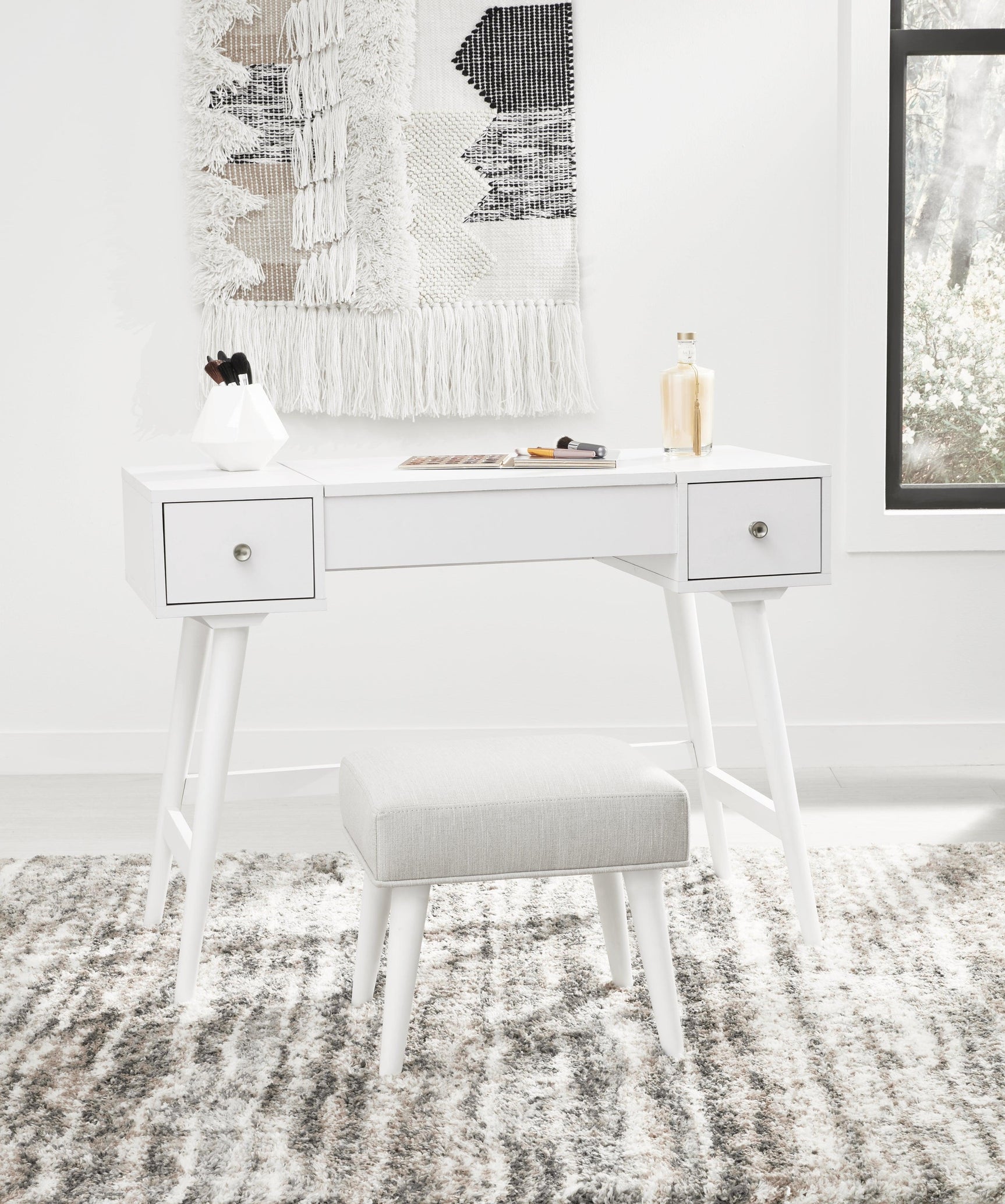 Thadamere White Vanity With Stool - Ella Furniture