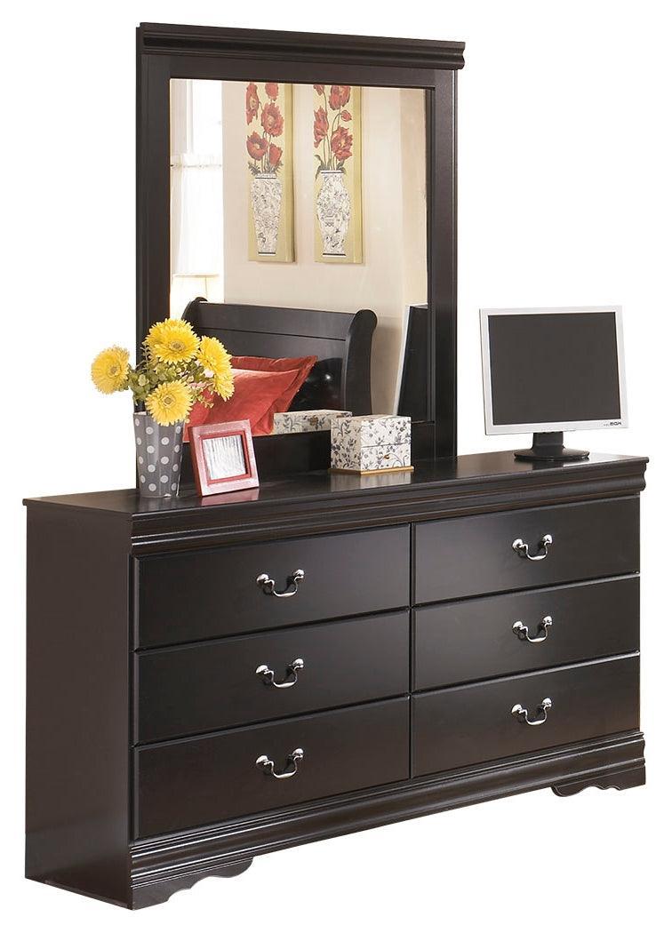 Huey Vineyard Black Dresser And Mirror - Ella Furniture