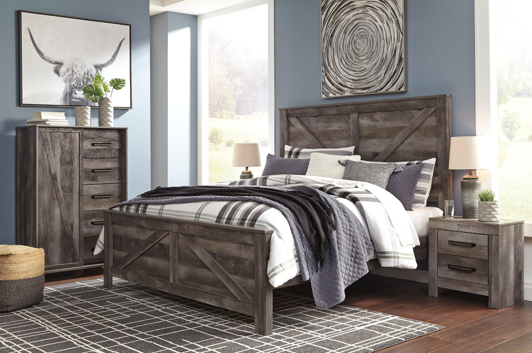 Wynnlow Gray King Crossbuck Panel Bed - Ella Furniture