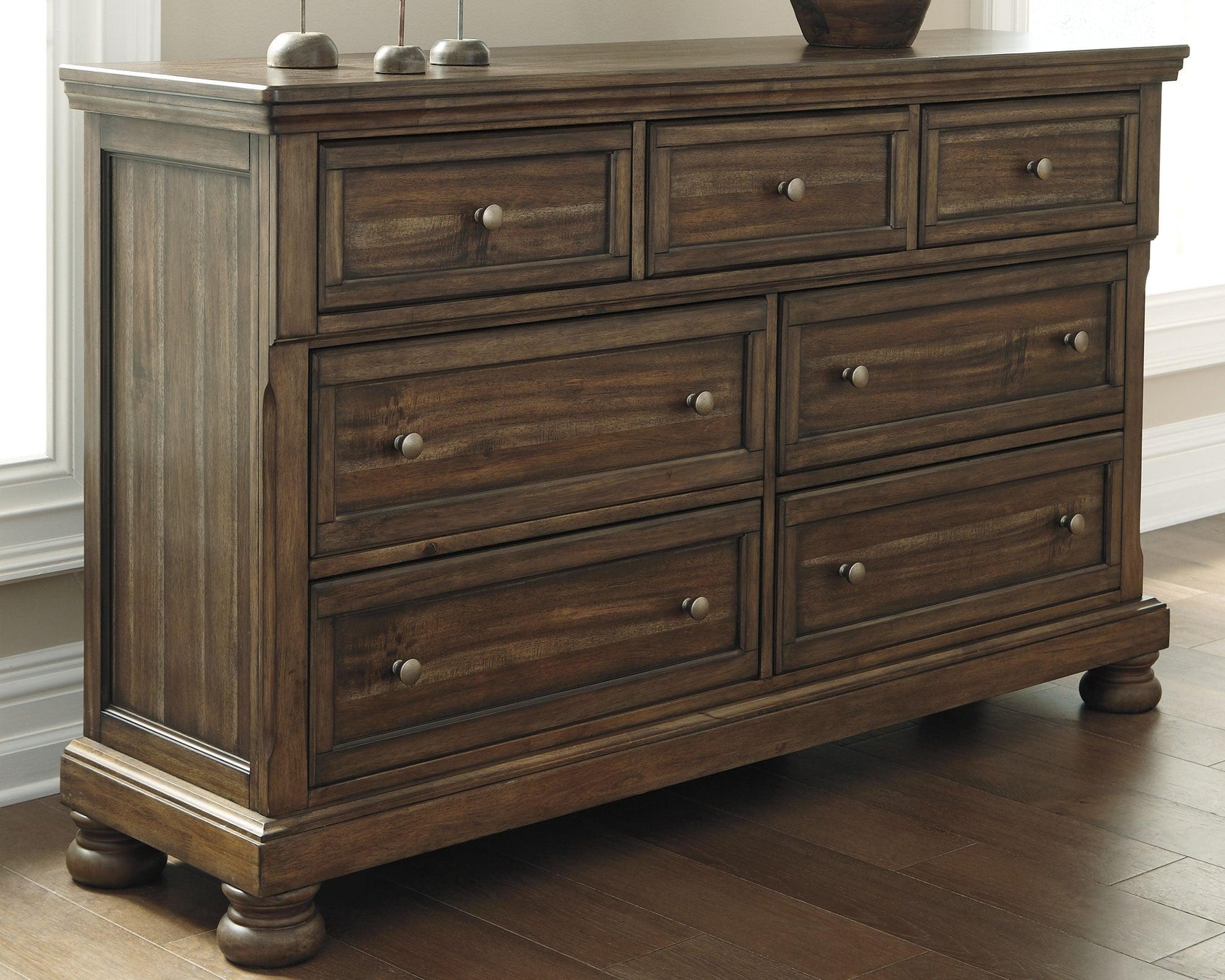 Flynnter Medium Brown Dresser - Ella Furniture