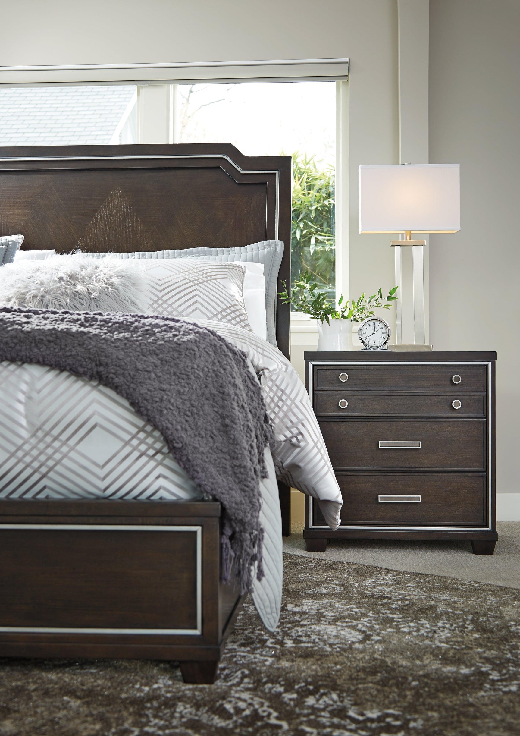 Aniela Silver Finish Table Lamp (Set Of 2) - Ella Furniture