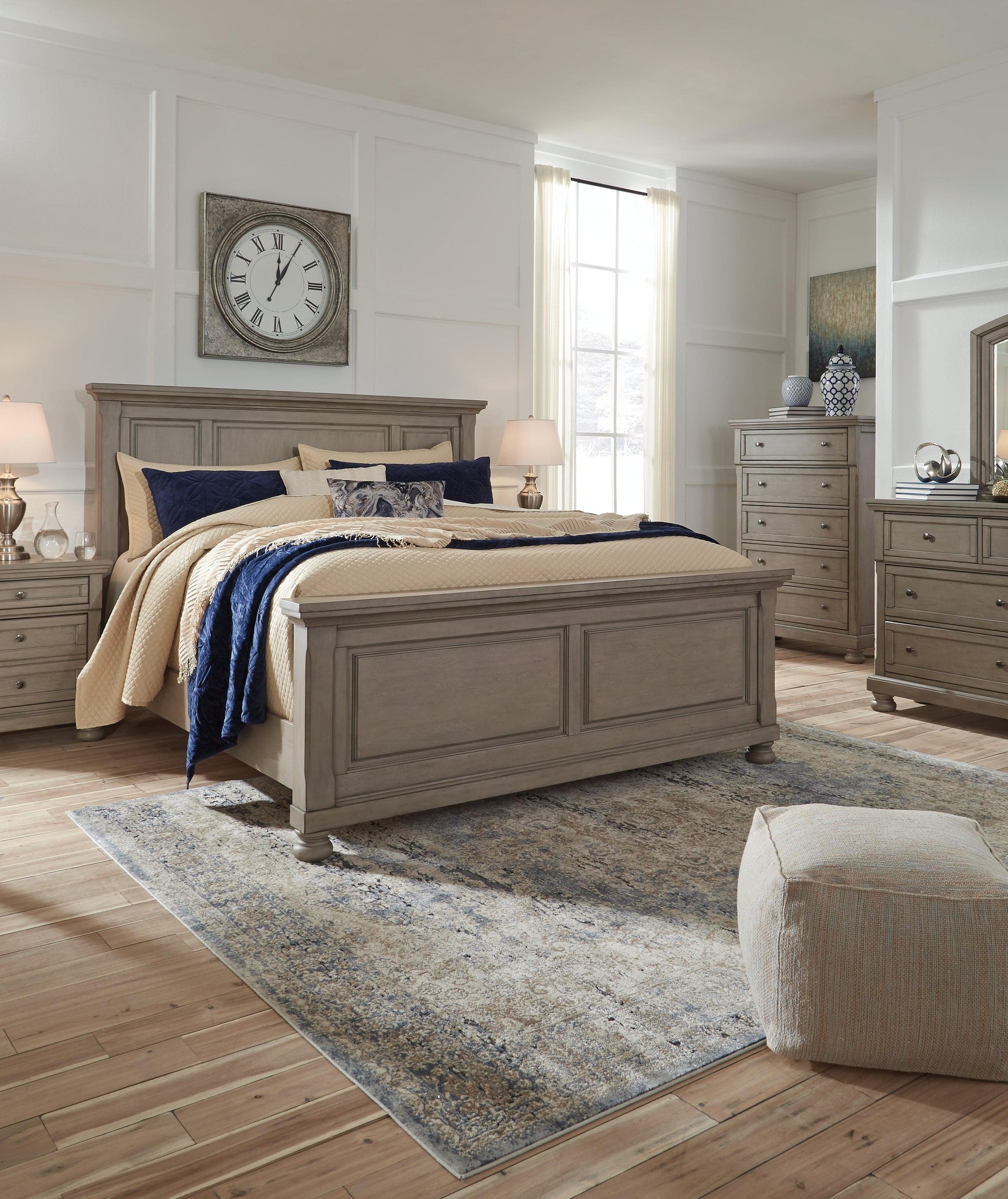 Lettner Light Gray Queen Panel Bed - Ella Furniture