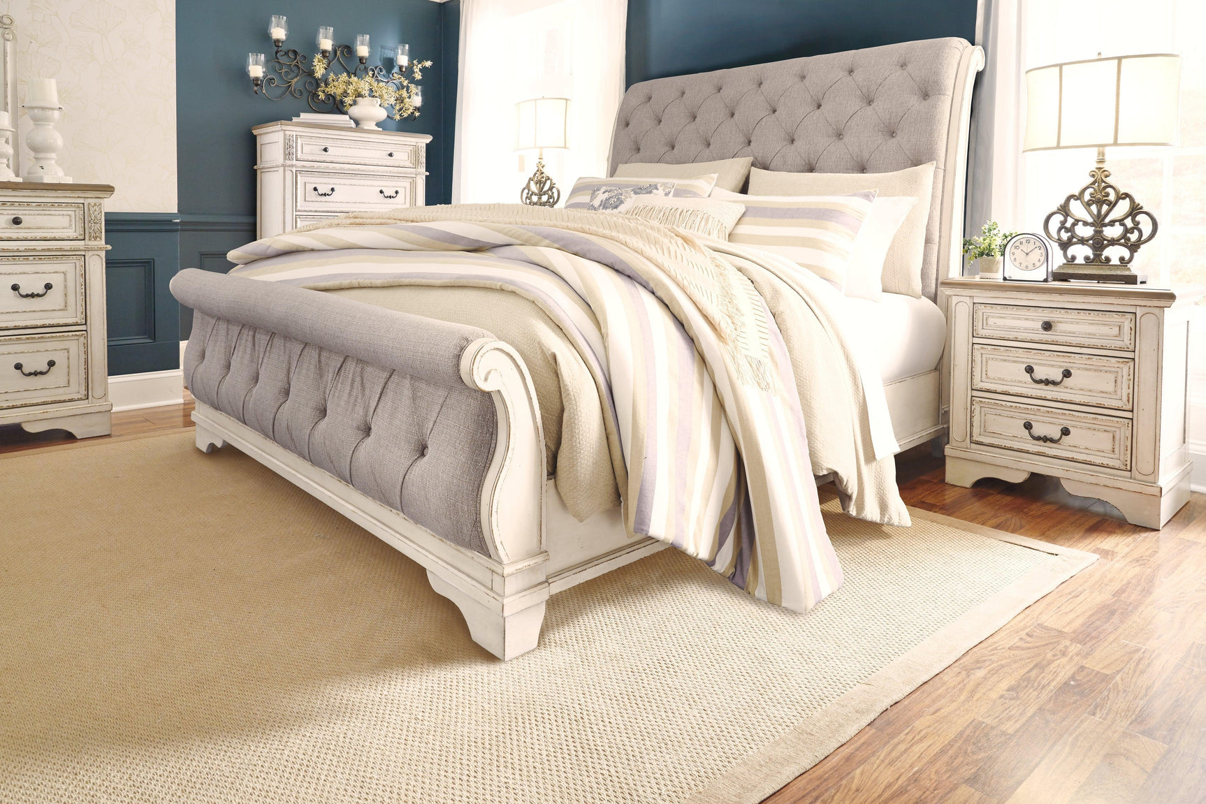 Realyn Chipped White Queen Sleigh Bed - Ella Furniture