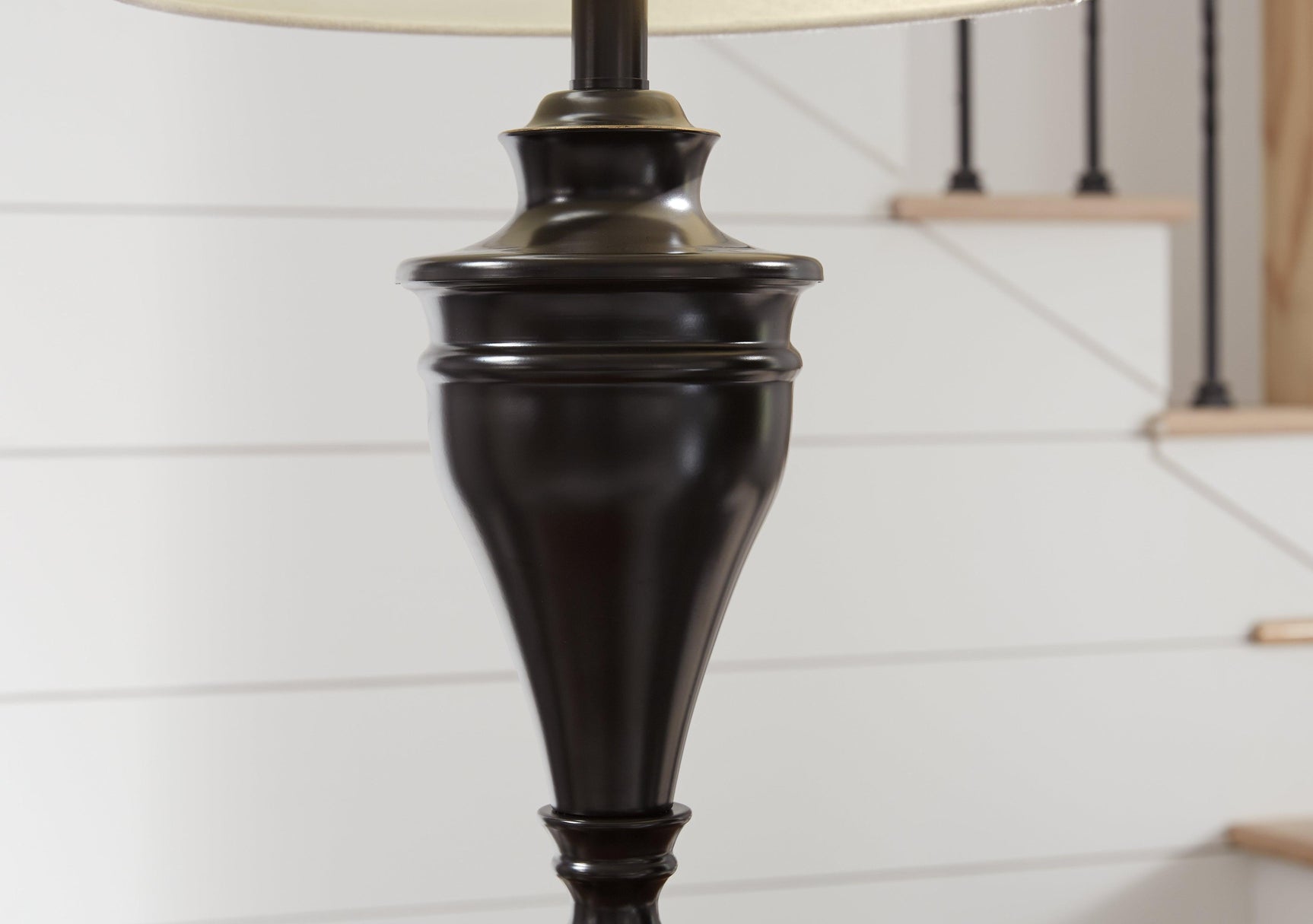 Darlita lamp bronze finish detail