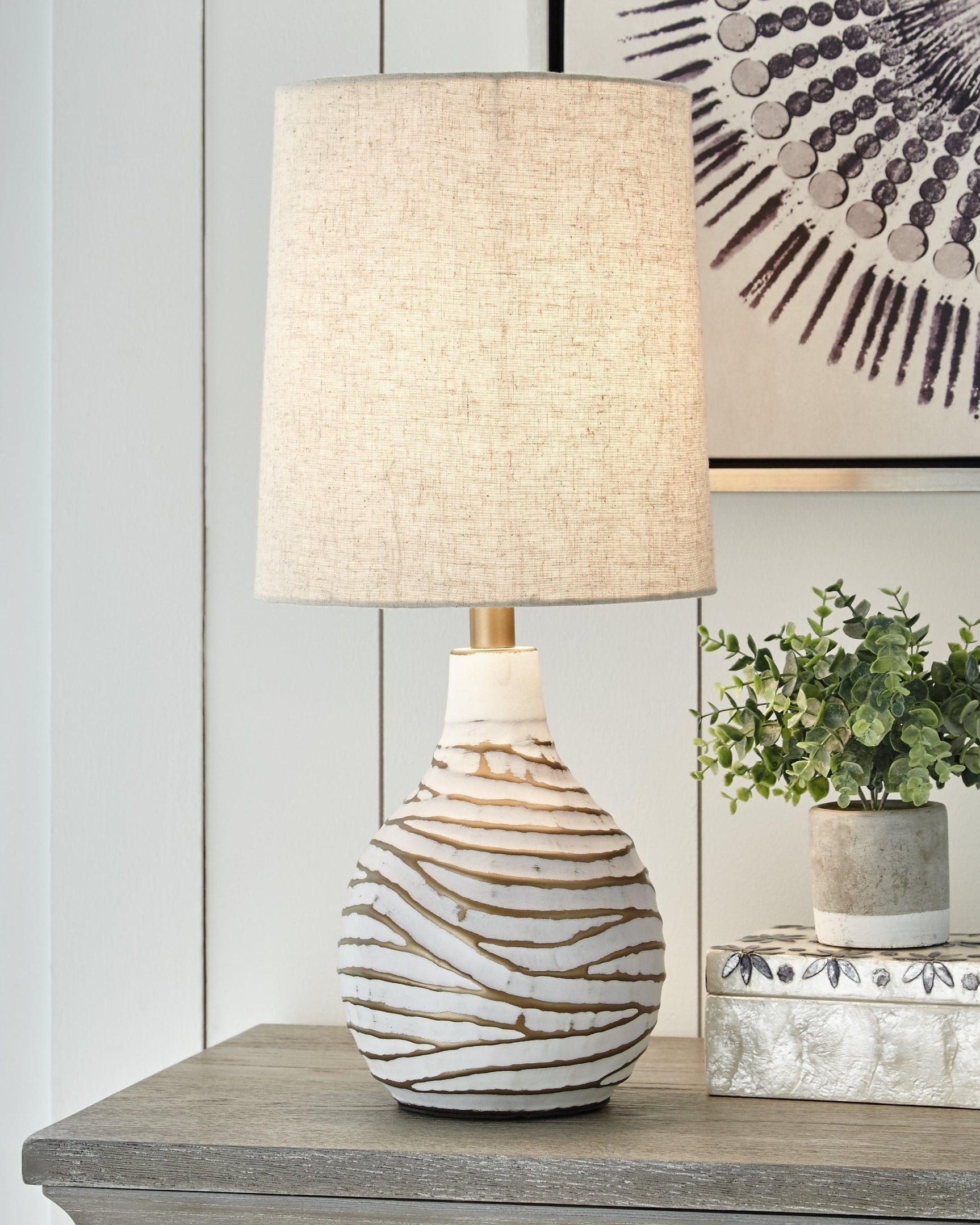 Aleela White/gold Finish Table Lamp - Ella Furniture