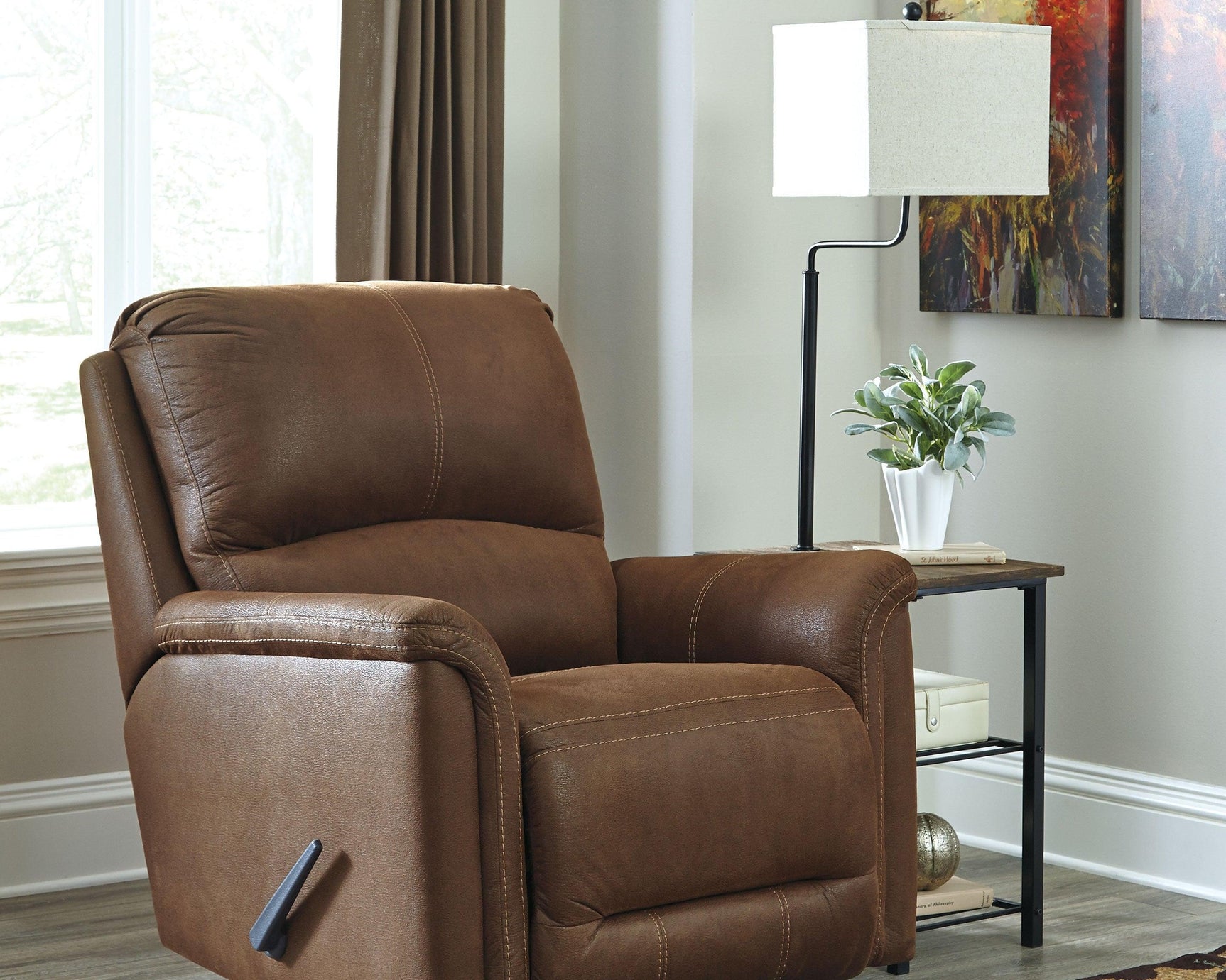 Shianne Black Floor Lamp - Ella Furniture