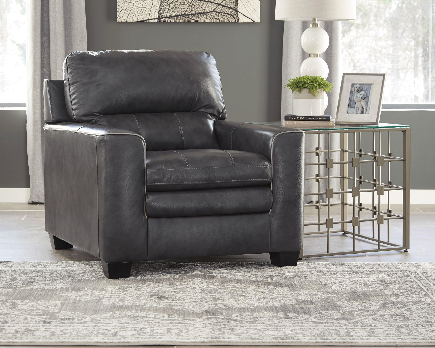 Side angle of South 5x7 traditional medallion rug