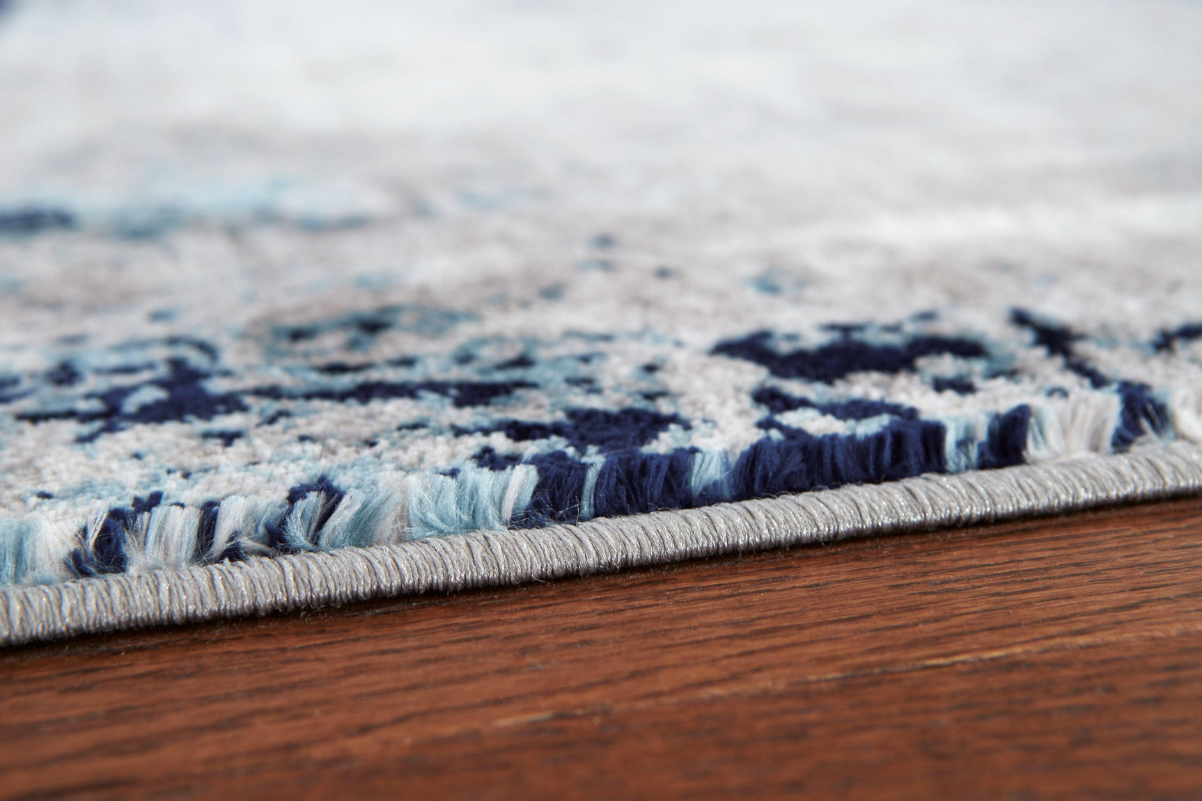 Leonelle Cream/blue/gray 5'3" X 7'3" Rug - Ella Furniture