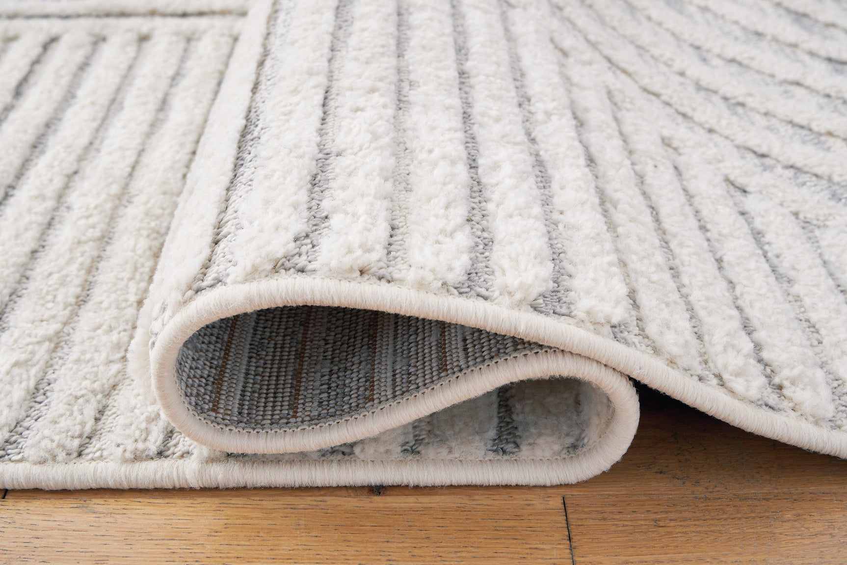 Lambworth Gray/cream 5'3" X 7' Rug - Ella Furniture