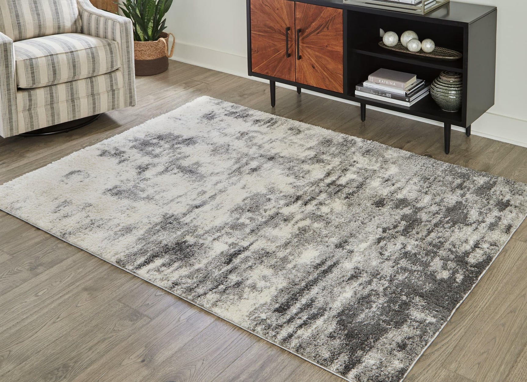 Gerdie Cream/gray 5'3" X 7'3" Rug - Ella Furniture