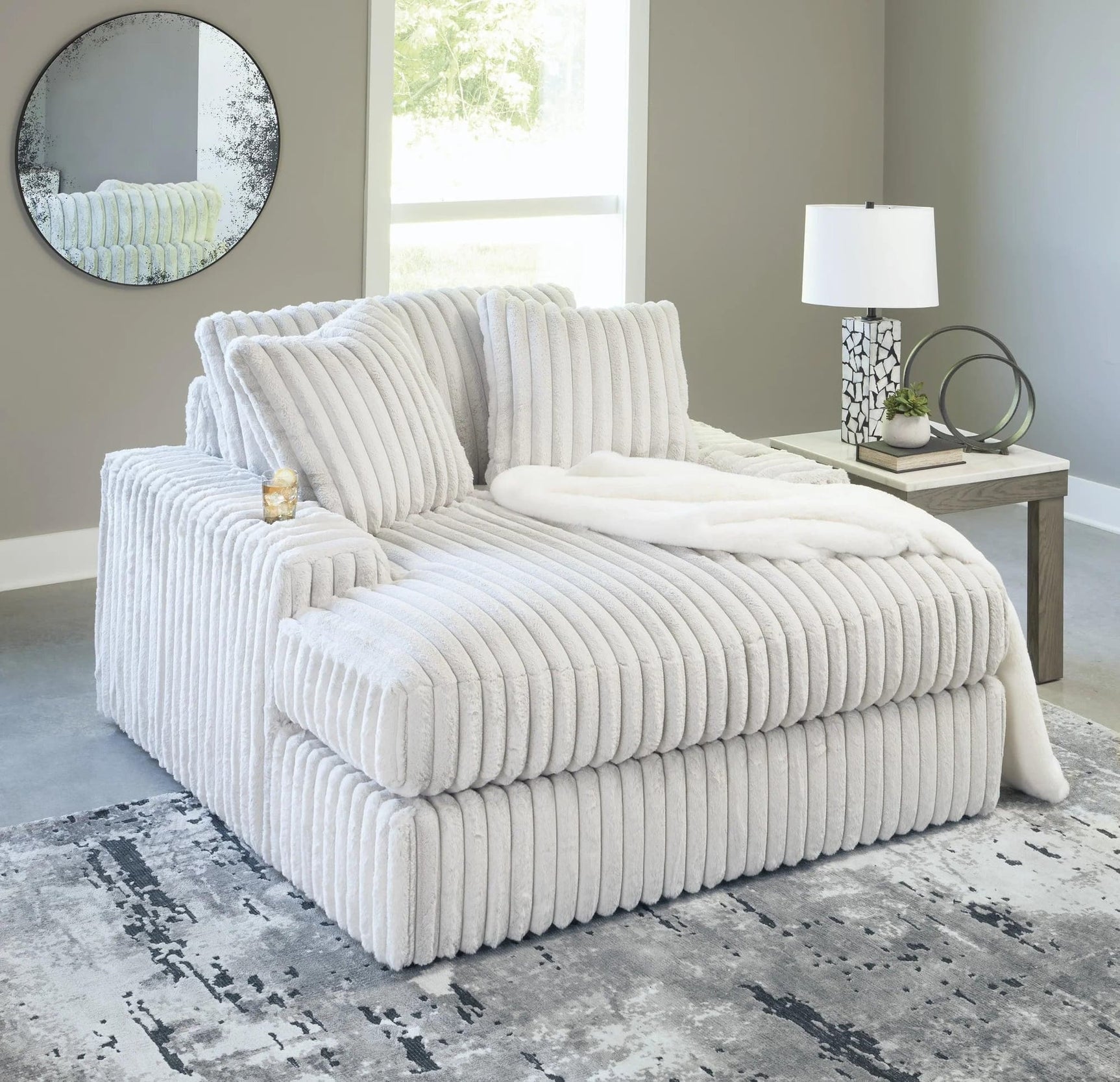 Stupendous Alloy Velvet Chaise