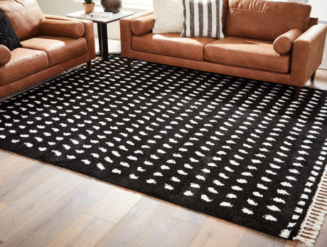 Minston Black/white 5' X 7' Rug - Ella Furniture