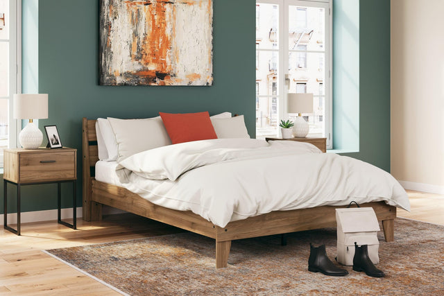Deanlow Honey Queen Platform Panel Bed - Ella Furniture