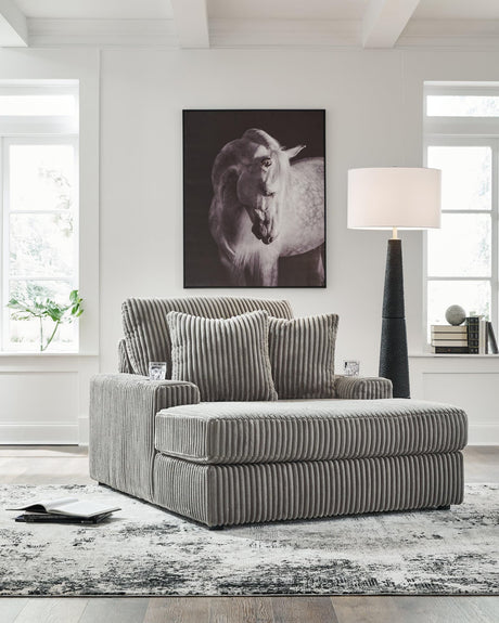 Lindyn Fog Velvet Chaise