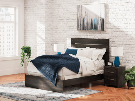 Hollivern Dark Gray Queen Panel Bed