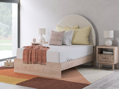 Arloster Tan/White Full Upholstered Panel Bed