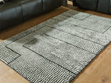 Kurtmen Black/Ivory 5' x 7' Area Rug