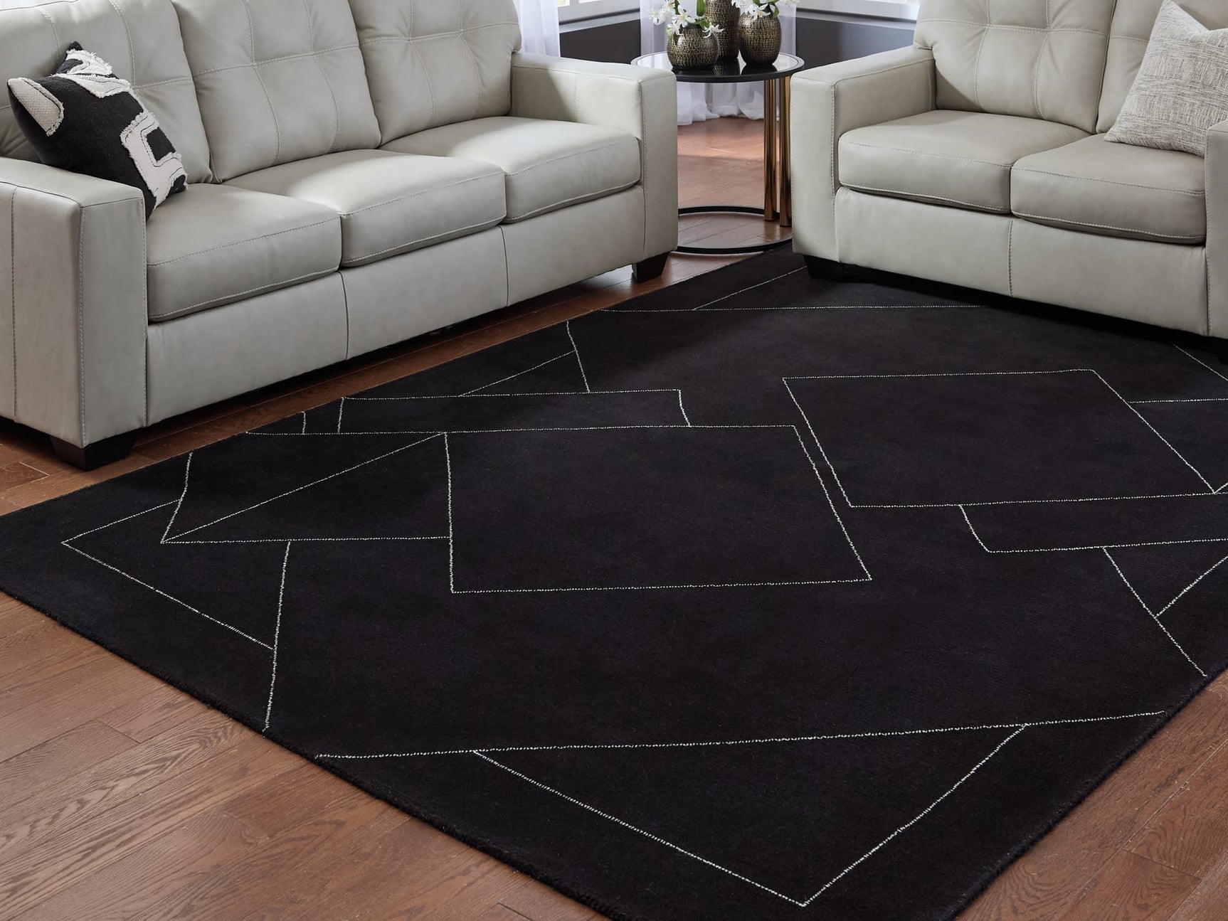 Marav Black/White 7'8" x 10' Area Rug
