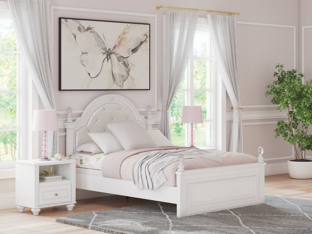 Kozlani White Full Upholstered Panel Bed