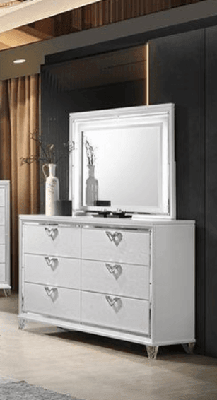 Layla White Dresser & Mirror