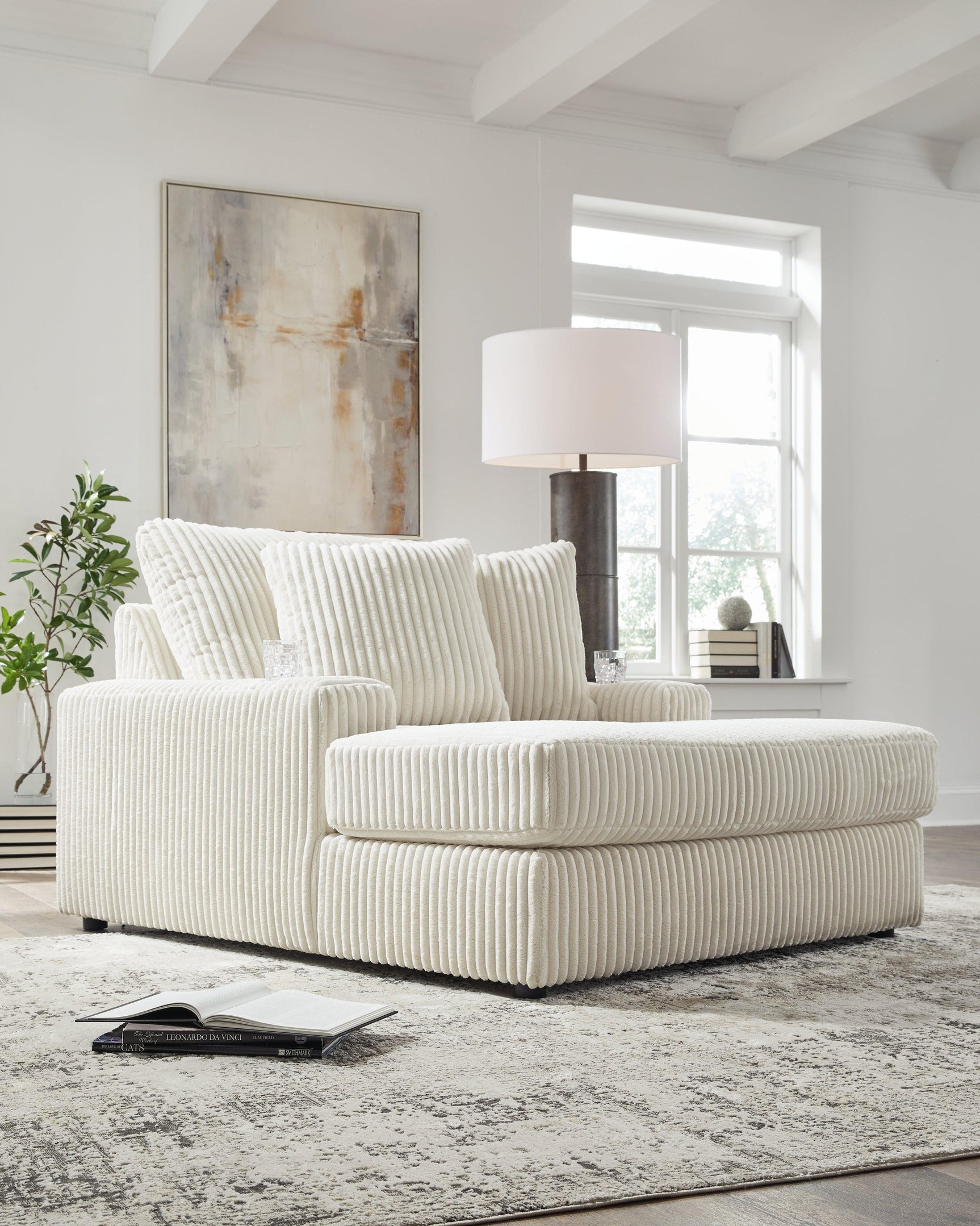 Lindyn Ivory Velvet Chaise
