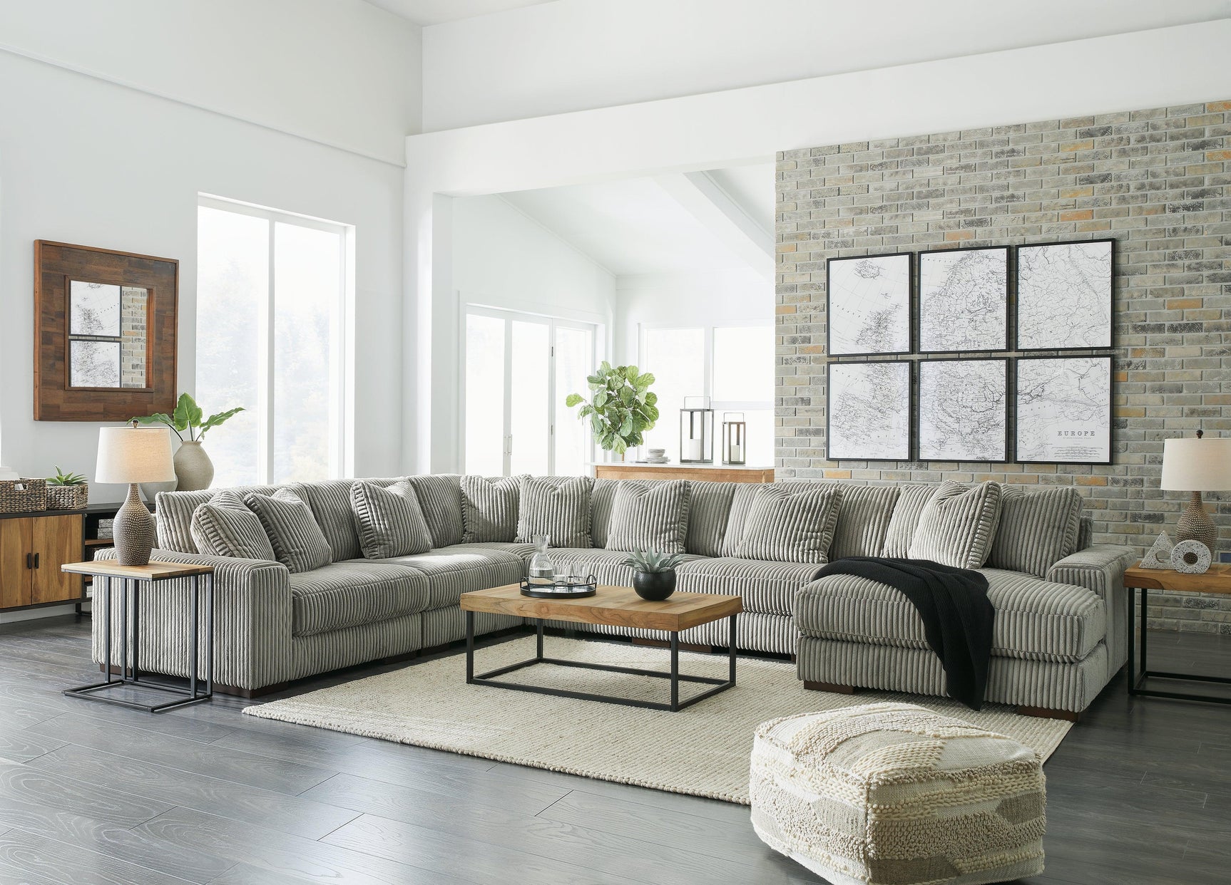 Lindyn Fog 6-Piece Sectional With Chaise