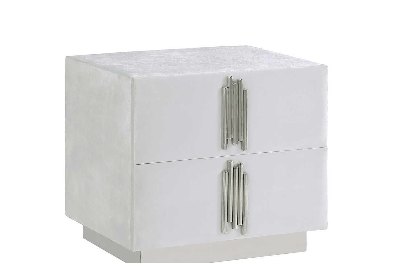 Token White Upholstered Panel Bedroom Set
