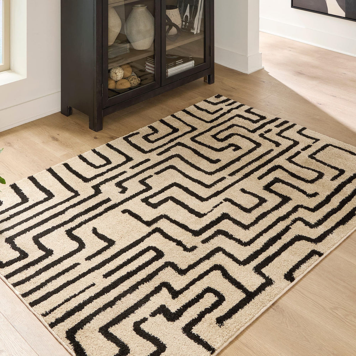 Timworth Black/Beige Washable Medium Rug — product view