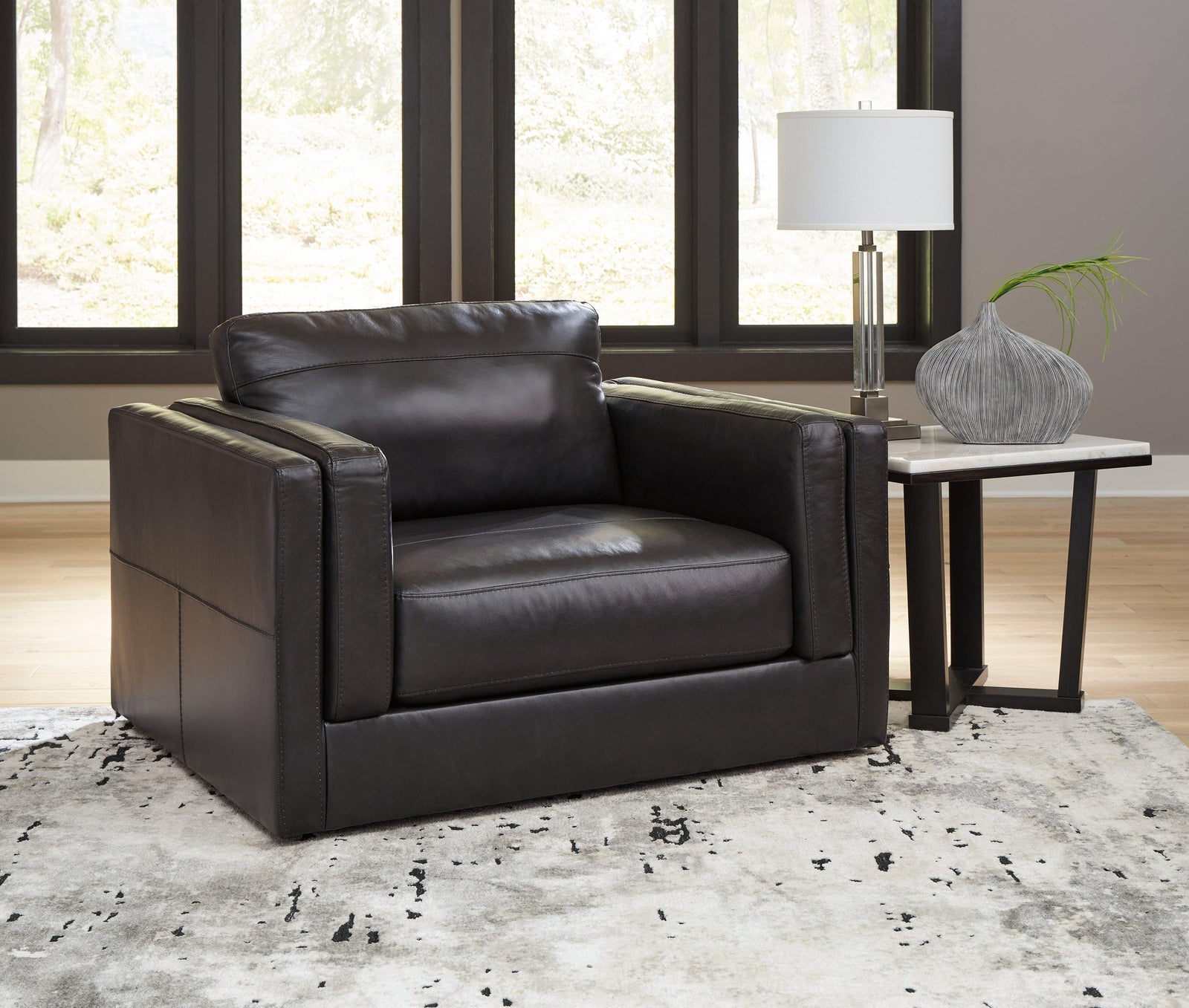 Amiata Onyx Leather Oversized Chair