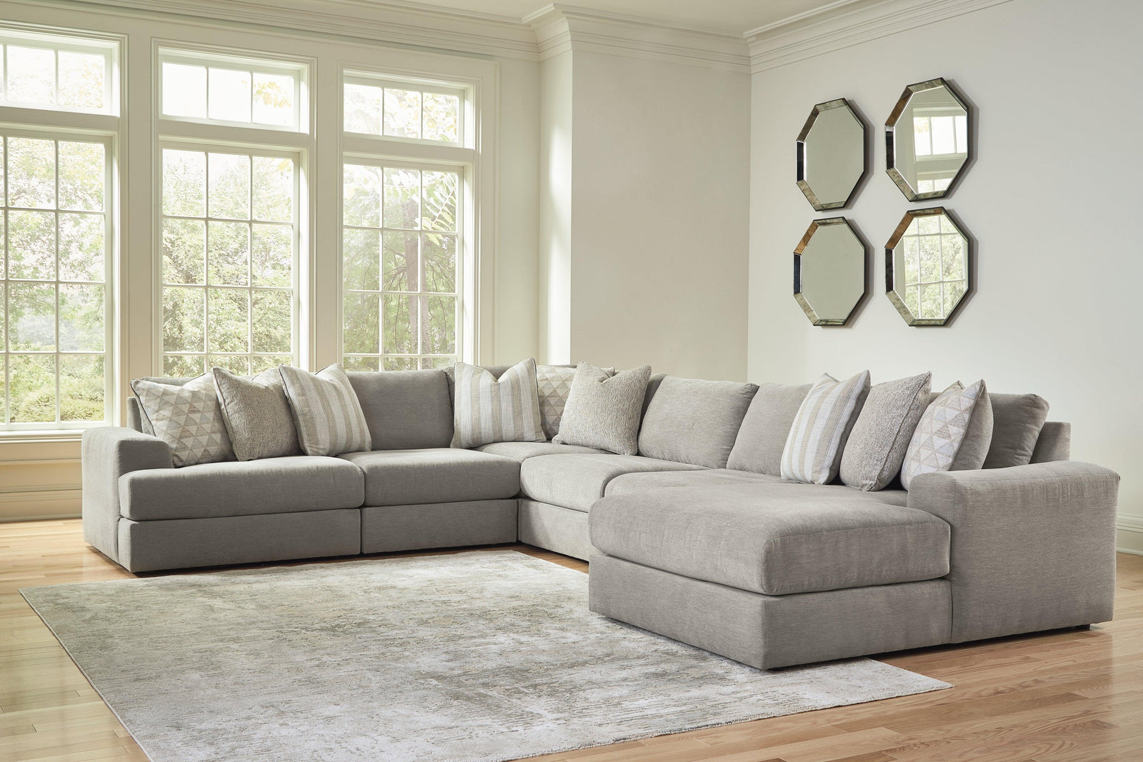 Avaliyah Ash Chenille 6-Piece Sectional With Chaise