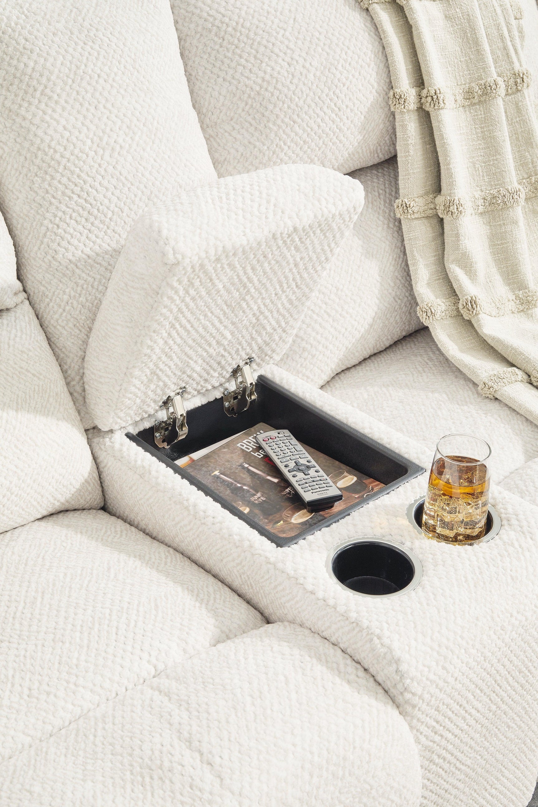 Keensburg Linen Velvet 3-Piece Power Reclining Sectional