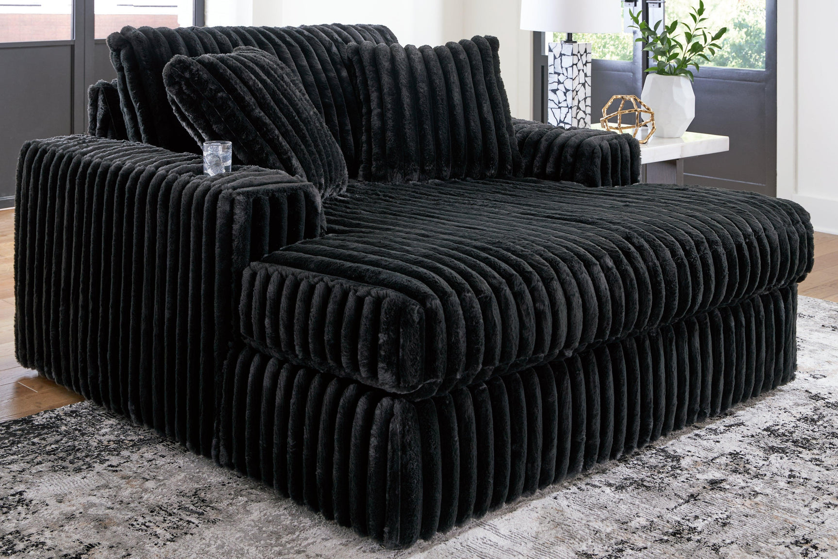 Midnight-Madness Onyx Velvet Oversized Chaise