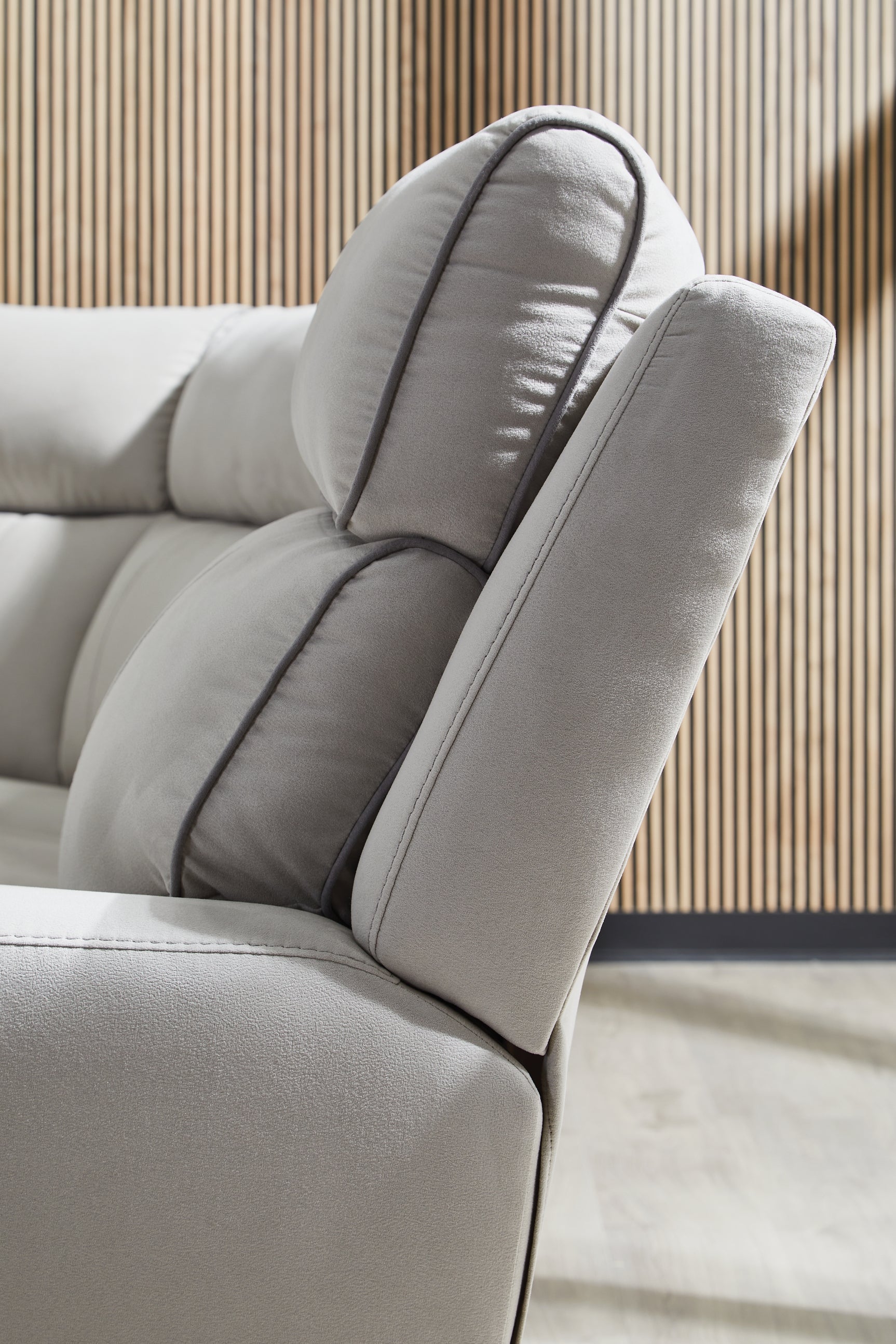 Social Pointe Pearl/Ash Chenille 5-Piece Power Reclining Sectional