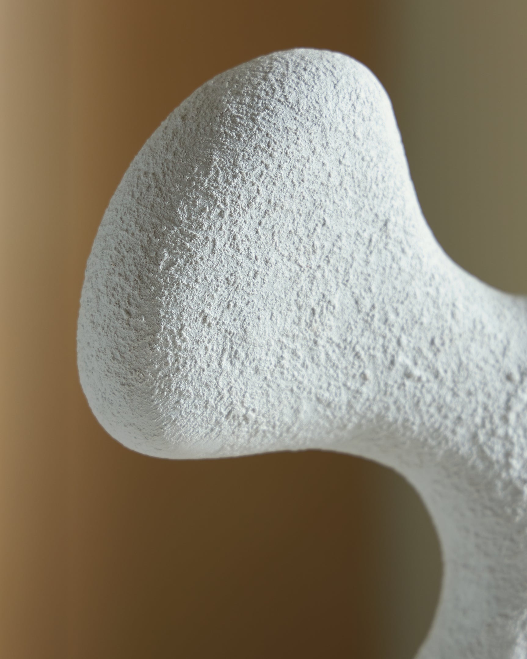 Lavarsen White/Brown Sculpture