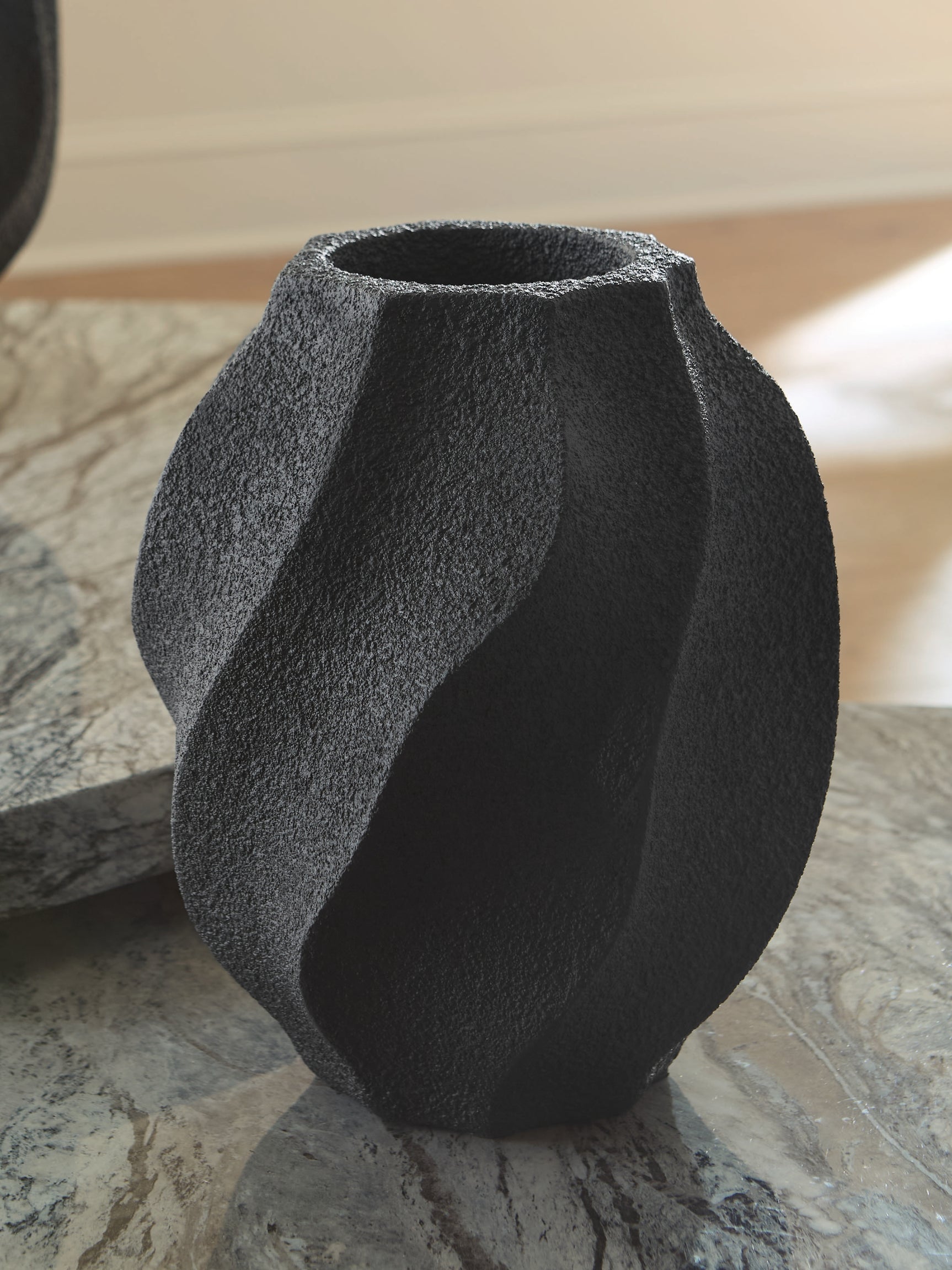Judworth Black Vase