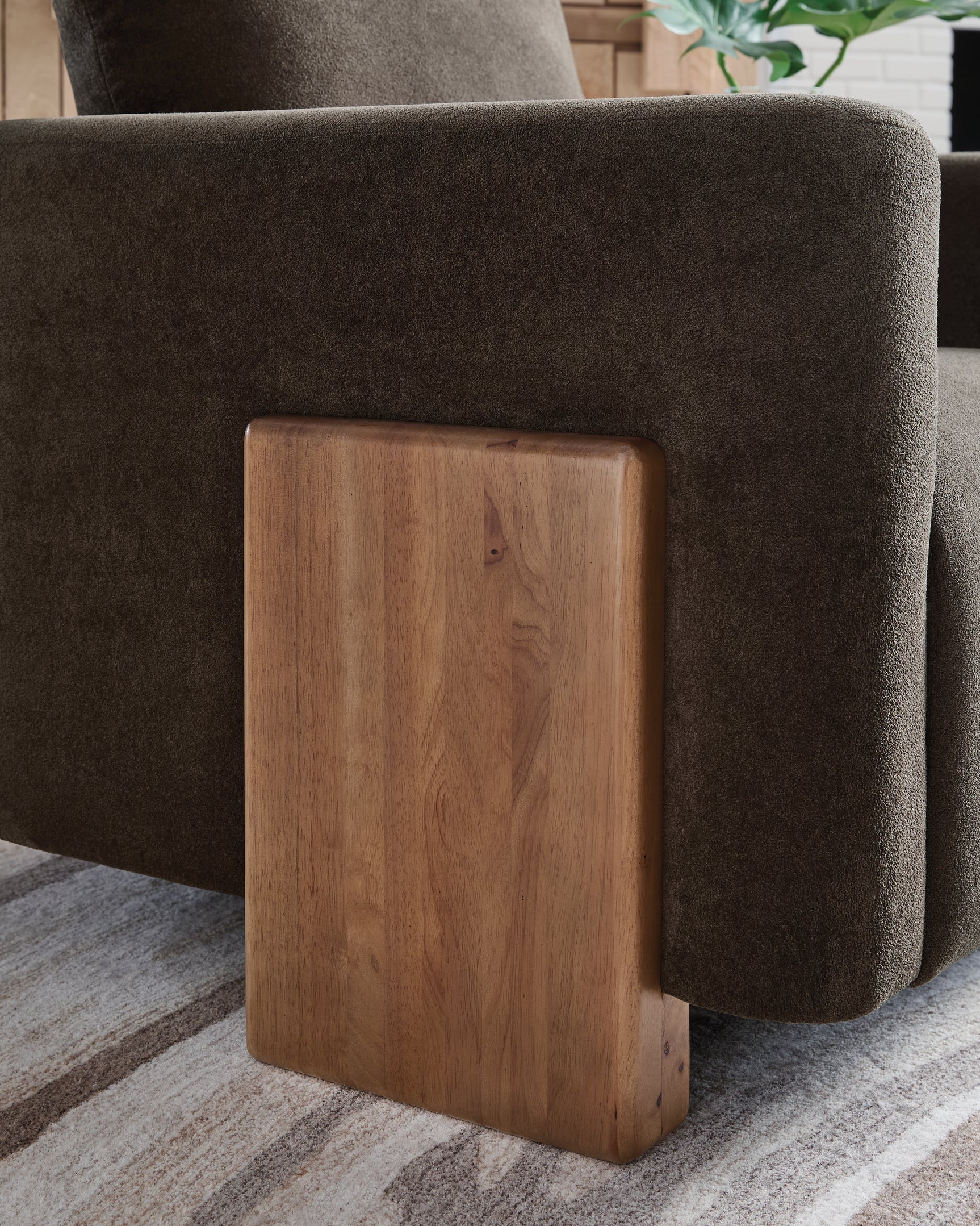 Dairlett Brown Accent Chair