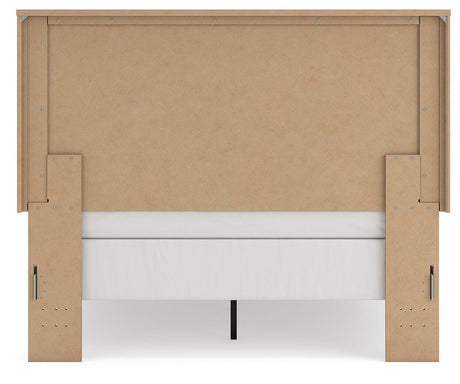Gramburg Warm Natural Brown Queen Panel Bed view 8