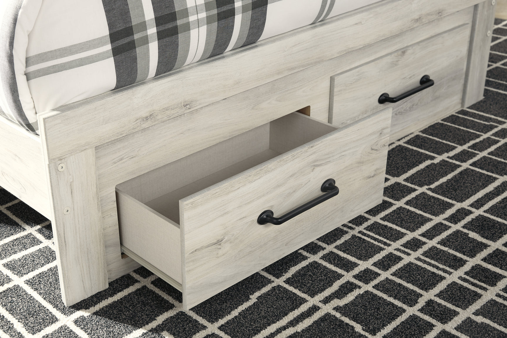 Cambeck Whitewash Queen Panel Storage Bed