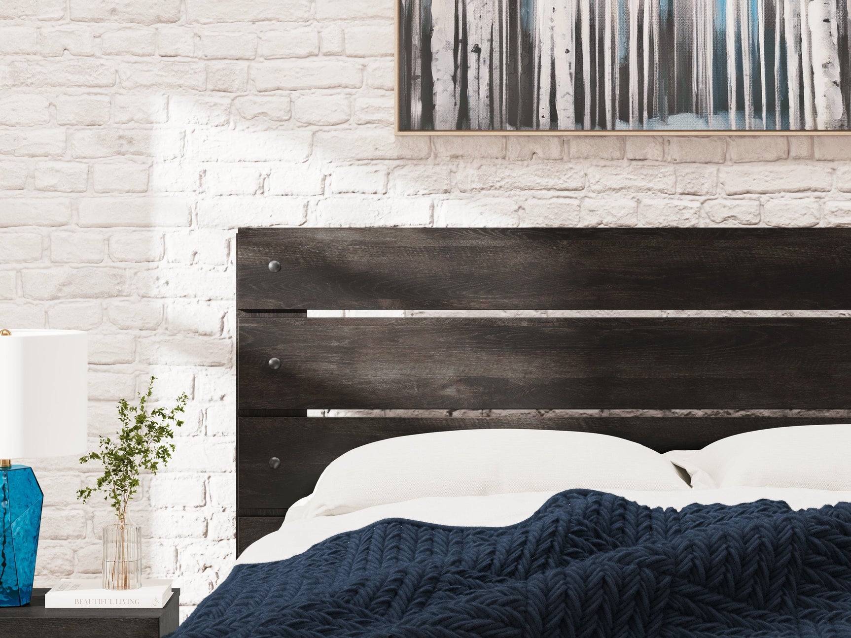 Hollivern Dark Gray Queen Panel Bed