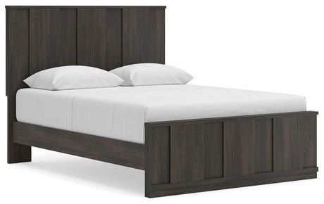 Shaehartin Dark Brown Queen Panel Platform Bed angled view