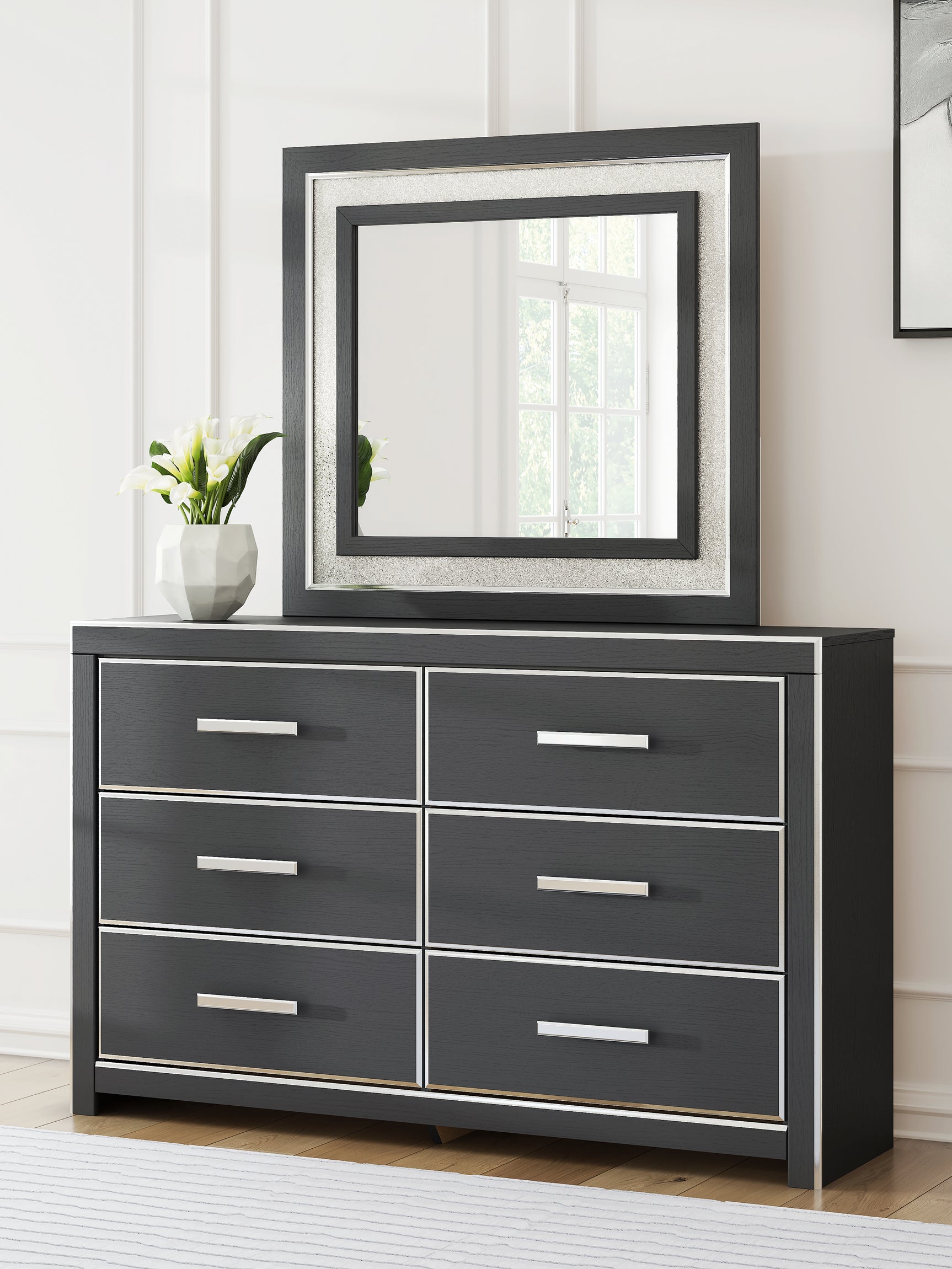 Zuraleus Black Dresser